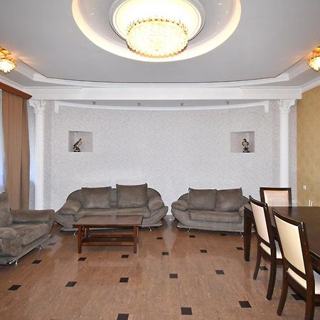 Armenak Apartment 5-Комнатная 예레반 외부 사진