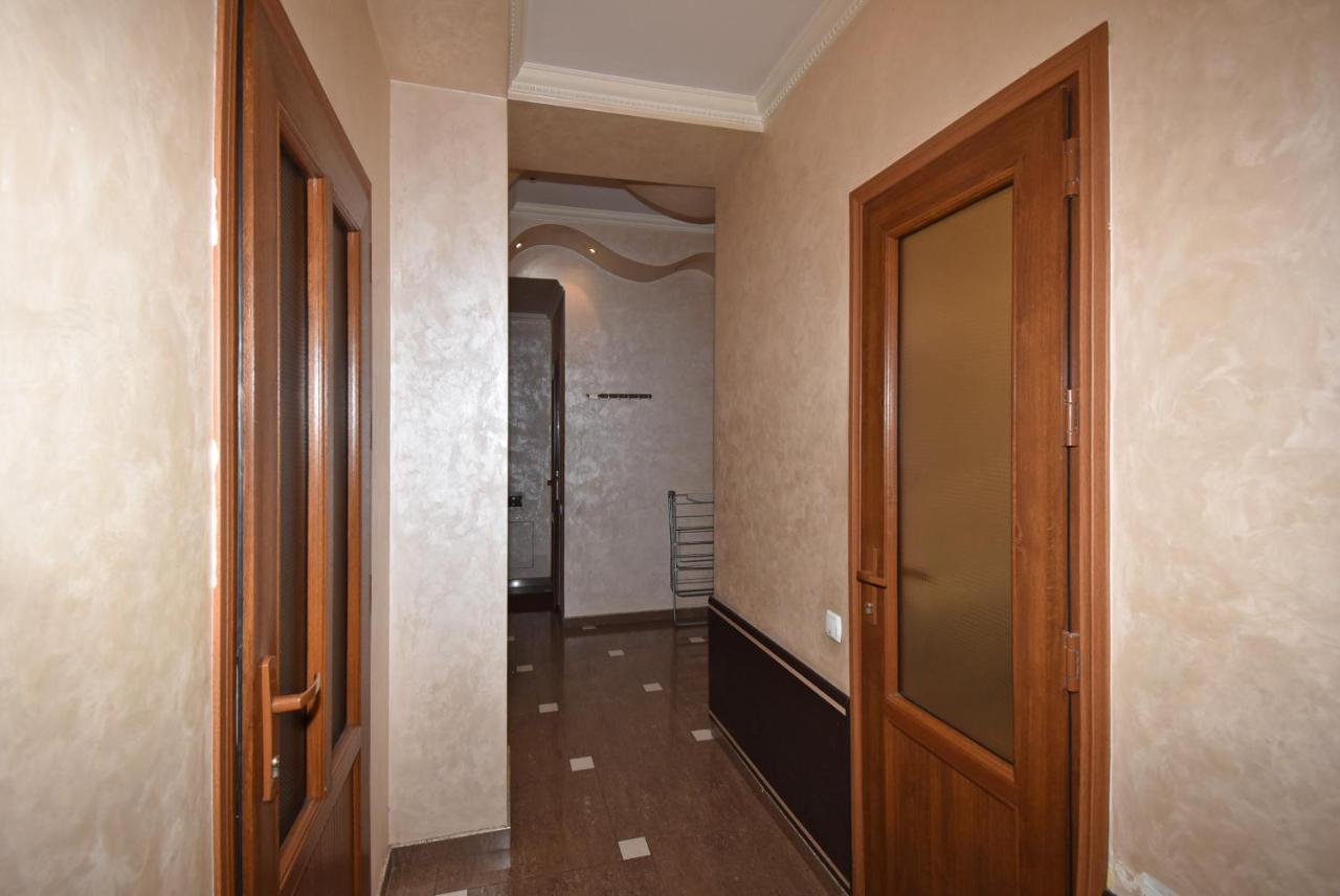 Armenak Apartment 5-Комнатная 예레반 외부 사진
