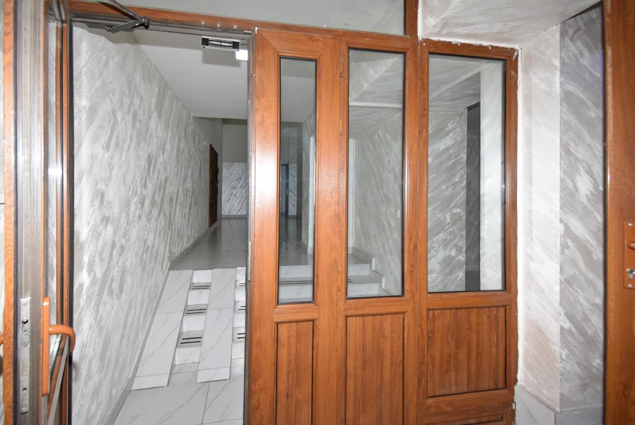 Armenak Apartment 5-Комнатная 예레반 외부 사진