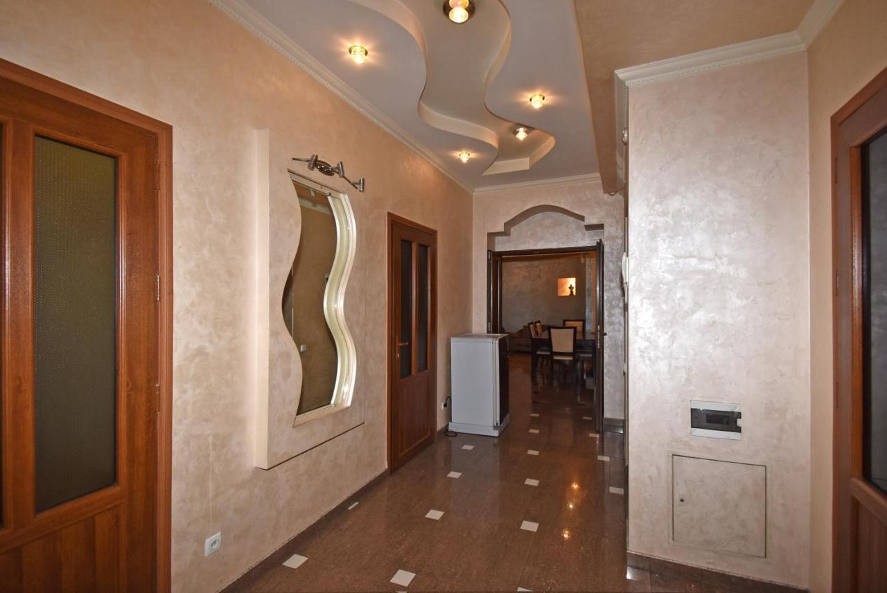 Armenak Apartment 5-Комнатная 예레반 외부 사진