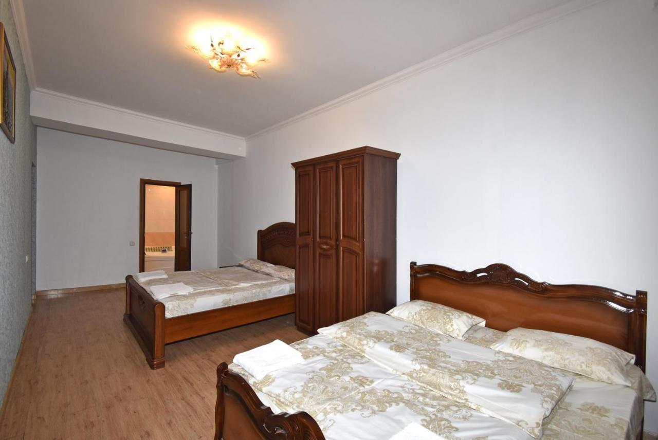 Armenak Apartment 5-Комнатная 예레반 외부 사진