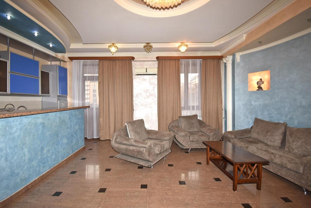 Armenak Apartment 5-Комнатная 예레반 외부 사진