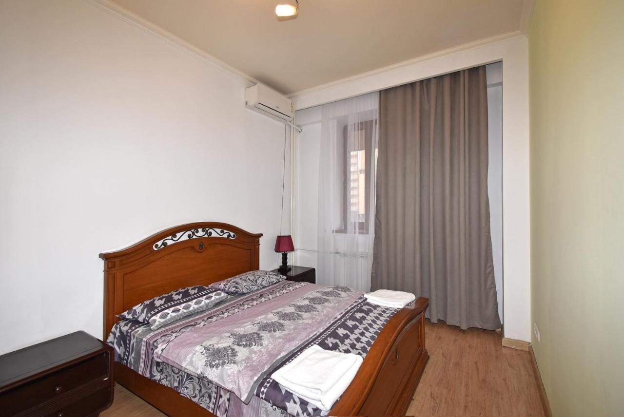 Armenak Apartment 5-Комнатная 예레반 외부 사진