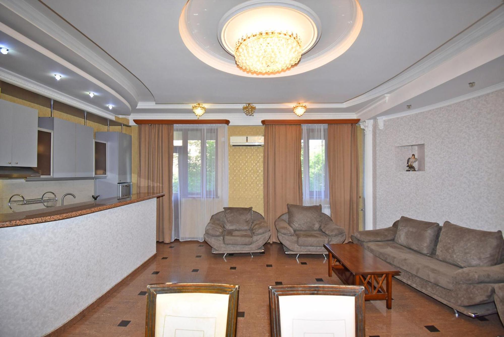 Armenak Apartment 5-Комнатная 예레반 외부 사진