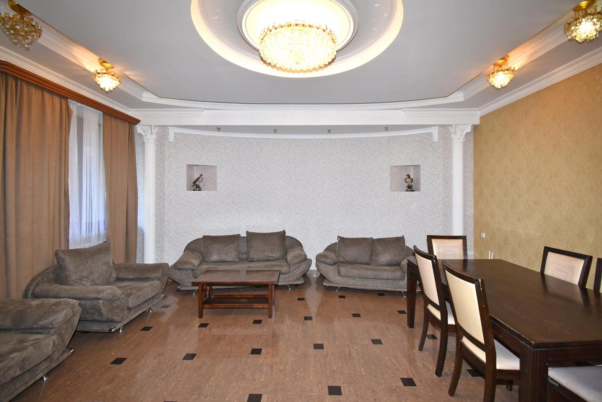 Armenak Apartment 5-Комнатная 예레반 외부 사진