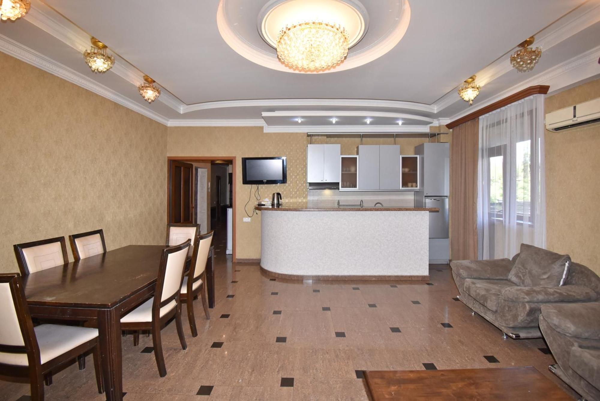 Armenak Apartment 5-Комнатная 예레반 외부 사진